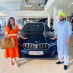Surilie Gautam Instagram - WHEN THIS BEAUTY COMES HOME 🤩😍🚘 SO MUCH OF LOVE & GRATITUDE 😇🙏🏻🌟🥰❤️ #newbeginnings❤️ #bmwgt6 #blessings #carlovers @jasrajsinghbhatti BMW Motorrad Krishna