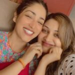 Surilie Gautam Instagram - Biryani party for Yami ji 🥰😋😍👩🏻‍🍳 #chefmode #sundaybrunch #sisterlove #home#love#family @yamigautam