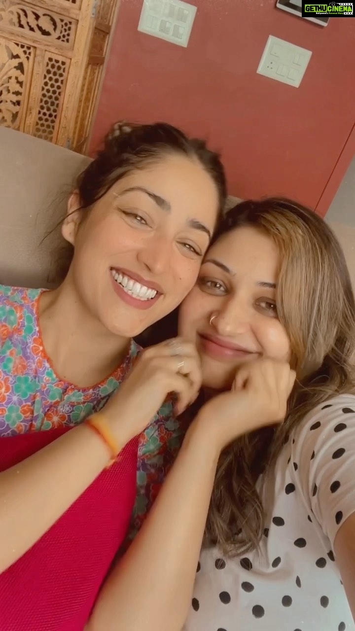 Surilie Gautam Instagram - Biryani party for Yami ji 🥰😋😍👩🏻‍🍳 #chefmode #sundaybrunch #sisterlove #home#love#family @yamigautam