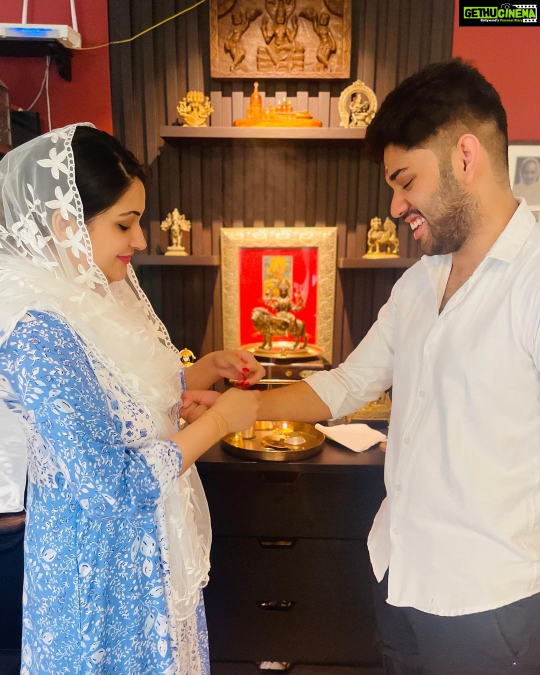 Surilie Gautam Instagram - Happy Rakshabandhan to all the beautiful sisters and brothers ❤️ #bondsforever❤️ #blessings #love