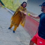 Surilie Gautam Instagram - Happy Birthday Daaddyyyy 🤪😂🤩😝 #daddybirthday #funtimes #family #celebrations🎉🎊🎈