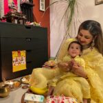 Surilie Gautam Instagram - Since the time we were born, we have seen our mother keep AHOI ASHTAMI VART for our long and healthy lives 🙏🏻 In this fast you don’t eat or drink water from sunrise to sunset. Then after performing pooja to goddess AHOI, mummy gives us shakar paare, gur paare, sugarcanes, shagan and her precious blessings !! Today I feel so blessed that I kept this fast for Saibhang, taking forward my mother’s legacy 🙏🏻 My heart is full of gratitude ❤️😇🙏🏻