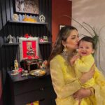Surilie Gautam Instagram - Since the time we were born, we have seen our mother keep AHOI ASHTAMI VART for our long and healthy lives 🙏🏻 In this fast you don’t eat or drink water from sunrise to sunset. Then after performing pooja to goddess AHOI, mummy gives us shakar paare, gur paare, sugarcanes, shagan and her precious blessings !! Today I feel so blessed that I kept this fast for Saibhang, taking forward my mother’s legacy 🙏🏻 My heart is full of gratitude ❤️😇🙏🏻