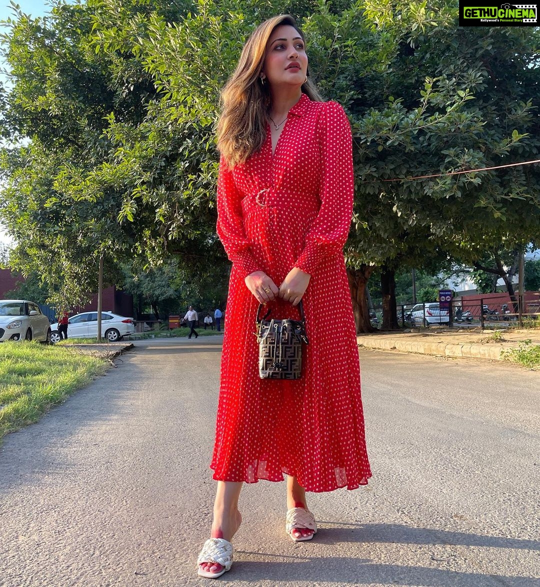 Surilie Gautam Instagram - Red kinda day ❤️