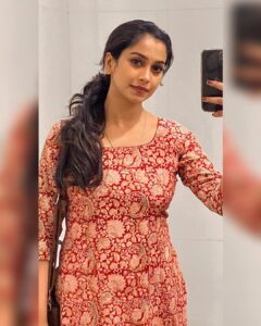 Swathi Konde Instagram - 🧡

Wearing @yaradesigners 
  @ashas_womens_collection 

#yellow #yellowsaree #selfie #happyface #happyday #spreadlove #peace
