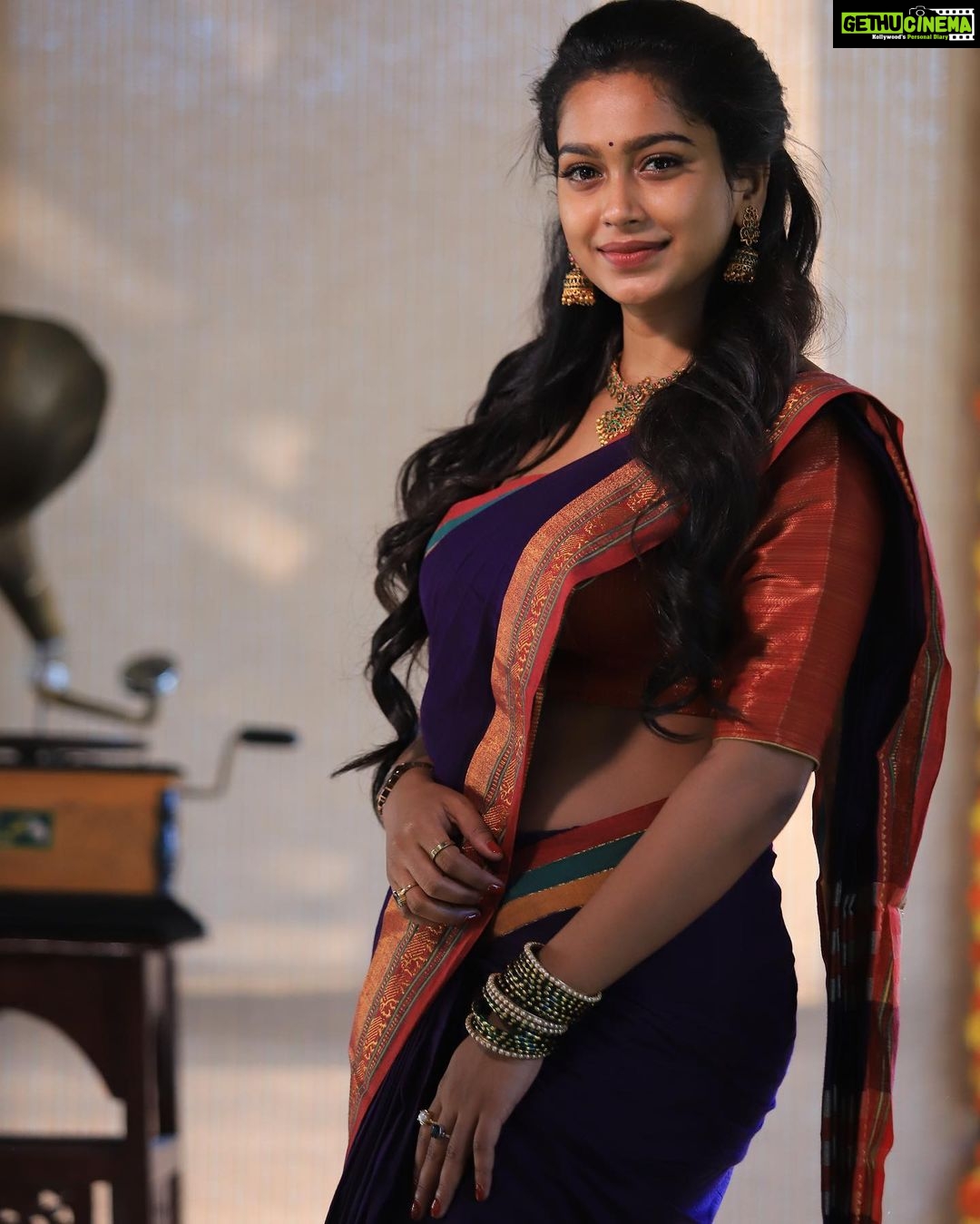 Swathi Konde - 44.7K Likes - 💚💗💙
Wearing @ashas_womens_collection
@yaradesigners
Jewellery @sakthijewels
#tamil #tamilsongs #dhanush #tamilcomedy #sunpictures #suntv #aniruth #tamilfun #kollywood #tamilactors #tamilwhatsappstatus #vijaytv #love #tamilmemes #tamillovesongs #tamillovefailure #lovefailure #kollywoodcinema #tamilnadu #reels #varisu #thunivu #chennai #kovai #shobana #mokkapostu #kollywood #tamiltiktok #tamilmeme #madurai