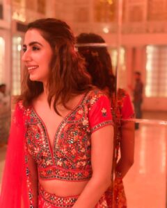Swati Kapoor Instagram - 💕 

Styled by @shailjaanand
Outfit by @vivaahaofficial
Assistant stylist @stylebymahakhirani