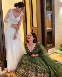 Swati Kapoor Instagram - When the Rishtedar's say "Doolha Bhaut Seedha Hai" 😳 .
Swipe left to see our reaction 🤣 
.
.
.
.
#shaadiwaliphoto #jaipurdiaries #sacchibaatein