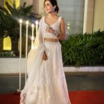 Swati Kapoor Instagram - 🤍 Styled by @shailjaanand Outfit by @vivaahaofficial Jewellery by @the_jewel_gallery Assistant stylist @stylebymahakhirani