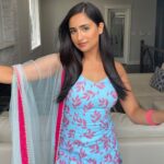 Tanu Grewal Instagram - Ban ke tusi butterfly kithe nu challe aa 🦋 Wearing @phulkarishoppepatiala 🌷