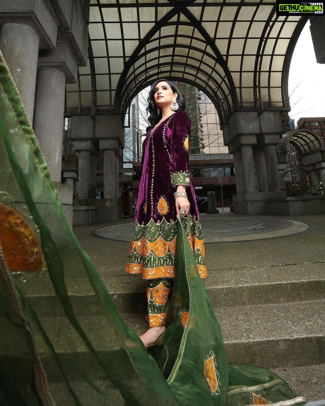 Tanu Grewal Instagram - Wearing @orchid11closet 🦚 Downtown Vancouver