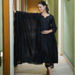 Tanu Grewal Instagram - 🖤 Wearing @meharbyjassmangat . . . . . . #tanugrewal #punjabisuits #trending #punjabi #pollywood #pollywoodartists #blacksuit #actress #punjabiactress