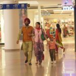 Tanu Grewal Instagram - Yaar Mera Titliaan Warga keene keene vekh li?