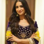Tanu Grewal Instagram - Thank you sooo much for loving Yaar Mera Titliaan Warga 🥰🙏🏼 If you haven’t already booked your tickets, book now! #yaarmeratitliaanwarga #YMTW #gippygrewal #tanugrewal Wearing: @meharbyjassmangat