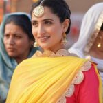 Tanu Grewal Instagram - BEST DEBUT ACTRESS 2022 ✨🏆 🥹 Jad main es line ch aun baare socheya c, mainu nahi c pata mere first project naal mainu ehna pyaar milan waala. Mere kol pelan pelan es field lai kuj jada knowledge nai c par ik cheej pta c ki first impression bohat matter karda. Main poori dedication naal Kuljeet da character nibhaya c te bohat khush aa ki sab ne mere kam nu appreciate keeta. Jad aapan koi kam pyaar, mehnat, te dil laake karde aa ohdo rab v saath dinda, te rab de saath naal aapan kithe kithe paunch sakde aa eh aapan nu v nai pata. Hun tak mainu jinna pyaar te support mili aa ohde layi bohat thankful aa te umeed kardi aa ki aun waale time ch thonu hor v impress kara. ❤️ #tanugrewal #bestdebutactress #ptc #pollywood