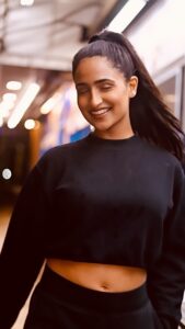 Tanu Grewal Instagram - ☔️🤍

🎥: @jashandeolphoto
.
.
.
.
#reels #reelsinstagram #reelsvideo #reelsindia #reelitfeelit #reelkarofeelkaro #punjabi #vancouver #bc #pollywoodartists #pollywood #actress #model
