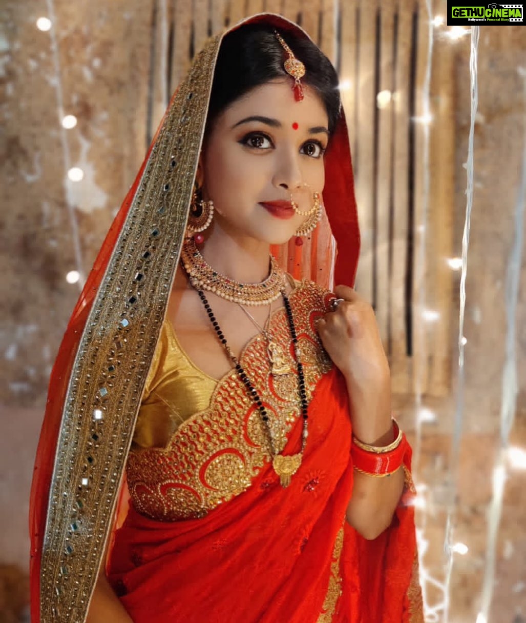Tanvi Dogra Instagram - Karwachauth sequence in Santoshi maa sunaye vrat kathayein @andtvofficial styled by @anusoru 😘! Stay tuned ❤️ By the way Happy karwachauth to all the beautiful couples 😇😍