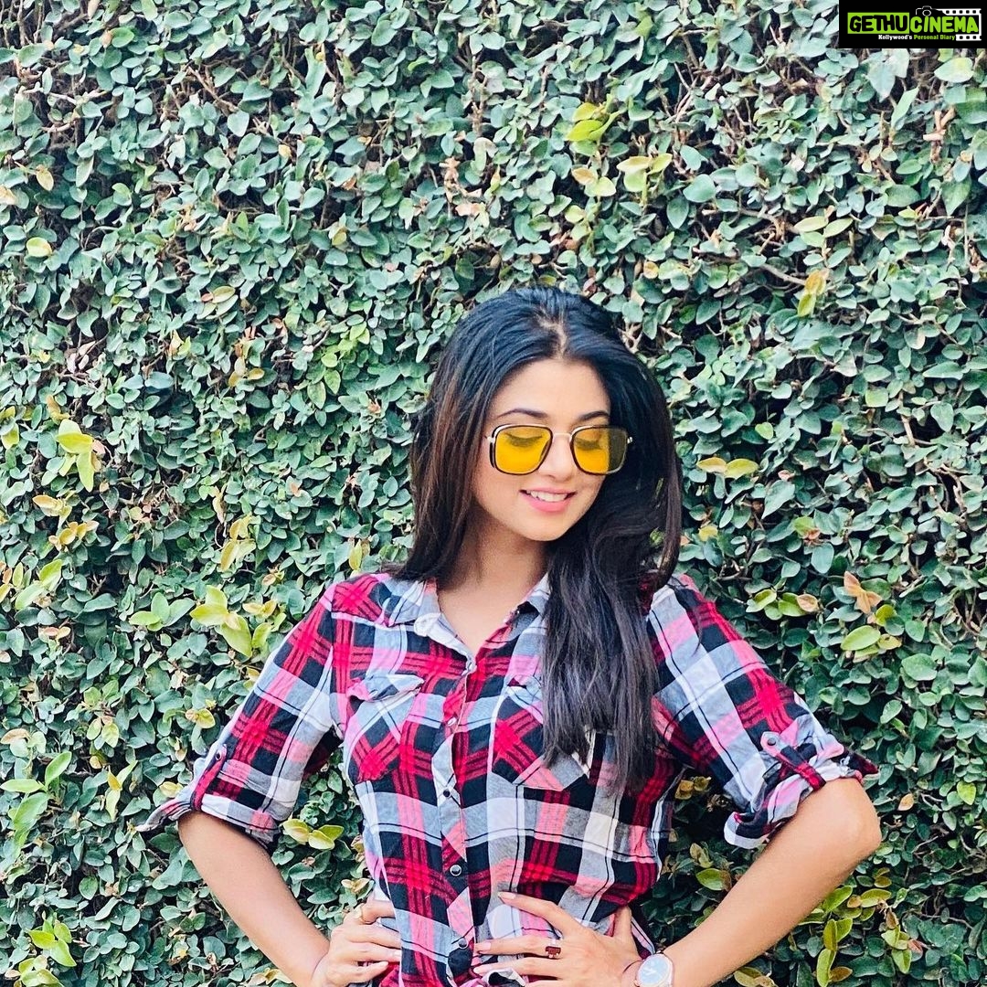 Tanvi Dogra Instagram - She is addictive because she possesses a pure heart ! 💗 NRI Complex, Seawoods