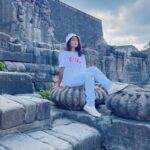Tanvi Dogra Instagram - Charisma is the perfect blend of warmth and confidence 🙌🏻 Kangra Fort