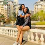 Tanvi Dogra Instagram - Its a Birthday of our most stylish and perfect looking girl of the group ! Ruchi you are one of my favourite persons whom I have met in life who is so pure,beautiful,honest,fresh & a great actor ❤️ You are one of a kind 😁 I wish you achieve everything and anything you dream of... God bless you meri cutie @ruchisingh1010 🥰🤪🤗🤗
