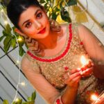 Tanvi Dogra Instagram - #diwali2020 ❤️