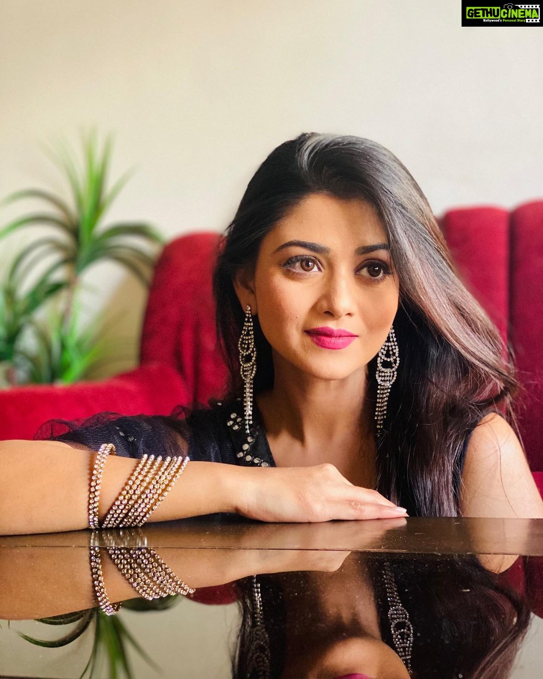 Tanvi Dogra Instagram - The beauty of woman must be seen from in her eyes, because that is the doorway to her heart , the place where love resides 🥰 📸 @co0l_yammy 😘