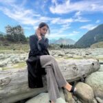 Tanvi Dogra Instagram - Skies of blue 💙 #pahalgam #kashmir #beautifuldestination #travel #scenic Pahalgam, Kashmir