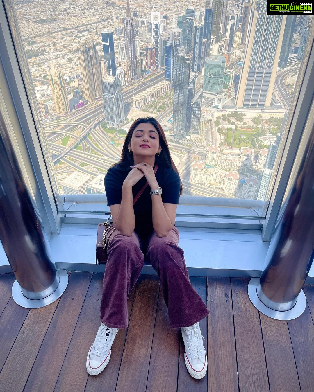 Tanvi Dogra Instagram - Soaking the feeling of being at the top @burjkhalifa ❤️ Burj Khalifa By Emaar