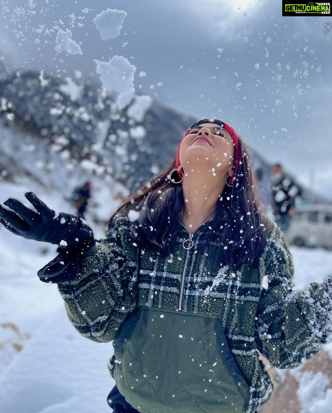 Tanvi Dogra Instagram - Be such a beautiful soul that people crave your Vibes ☘️ Sikkim