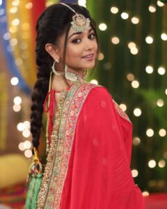 Tanvi Dogra Instagram - Happy Lohri 🔥 
Beginning of a prosperous year 😇

Being a Punjabi I miss celebrating Lohri in Mumbai but i am privileged to enjoy it in the Lohri Sequence in Parineetii ❤️
.
.
.
#lohri #lohri2023 #lohricelebration #panjabi #punjban #happy #parineetii #lohrisequence