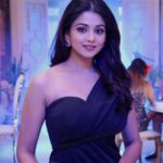 Tanvi Dogra Instagram - Black makes me look ____ !? 😉