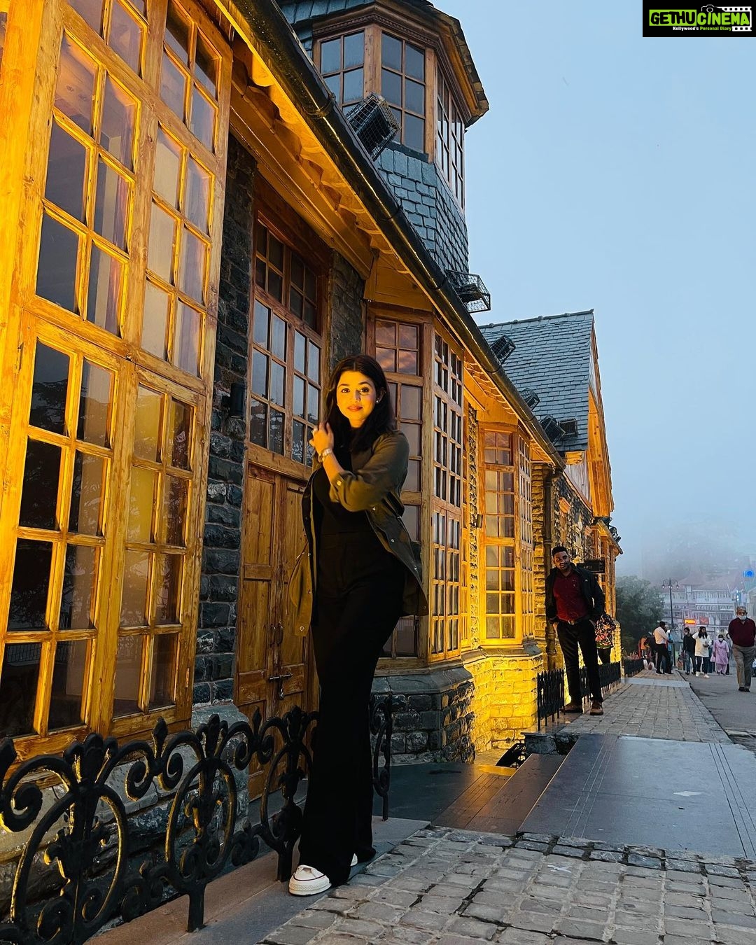 Tanvi Dogra Instagram - Let there be more joy and laughter in your living 😀😇 Shimla, Himachal, India