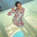 Tanvi Dogra Instagram - Happiness of being at the top ! 😍😁 Dubai Frame - World's Largest Frame, Dubai U.A.E