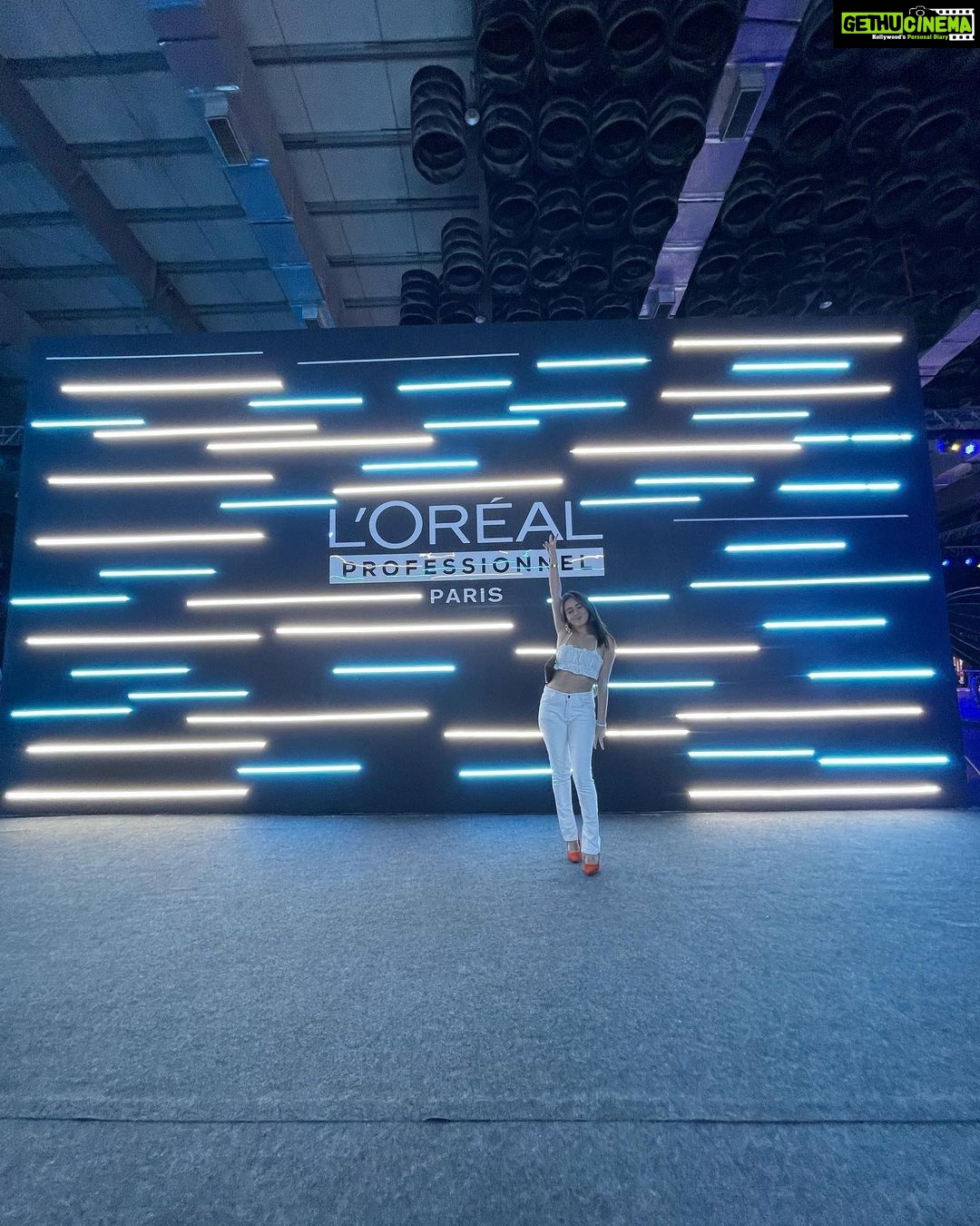 Tanya Sharma Instagram - Coz you’re worth it 😉 . . Attended an Uber cool event by @lorealparis @lorealpro ! #eventdiaries #tanyasharma #lorealpro #allwhite #sharmasisters
