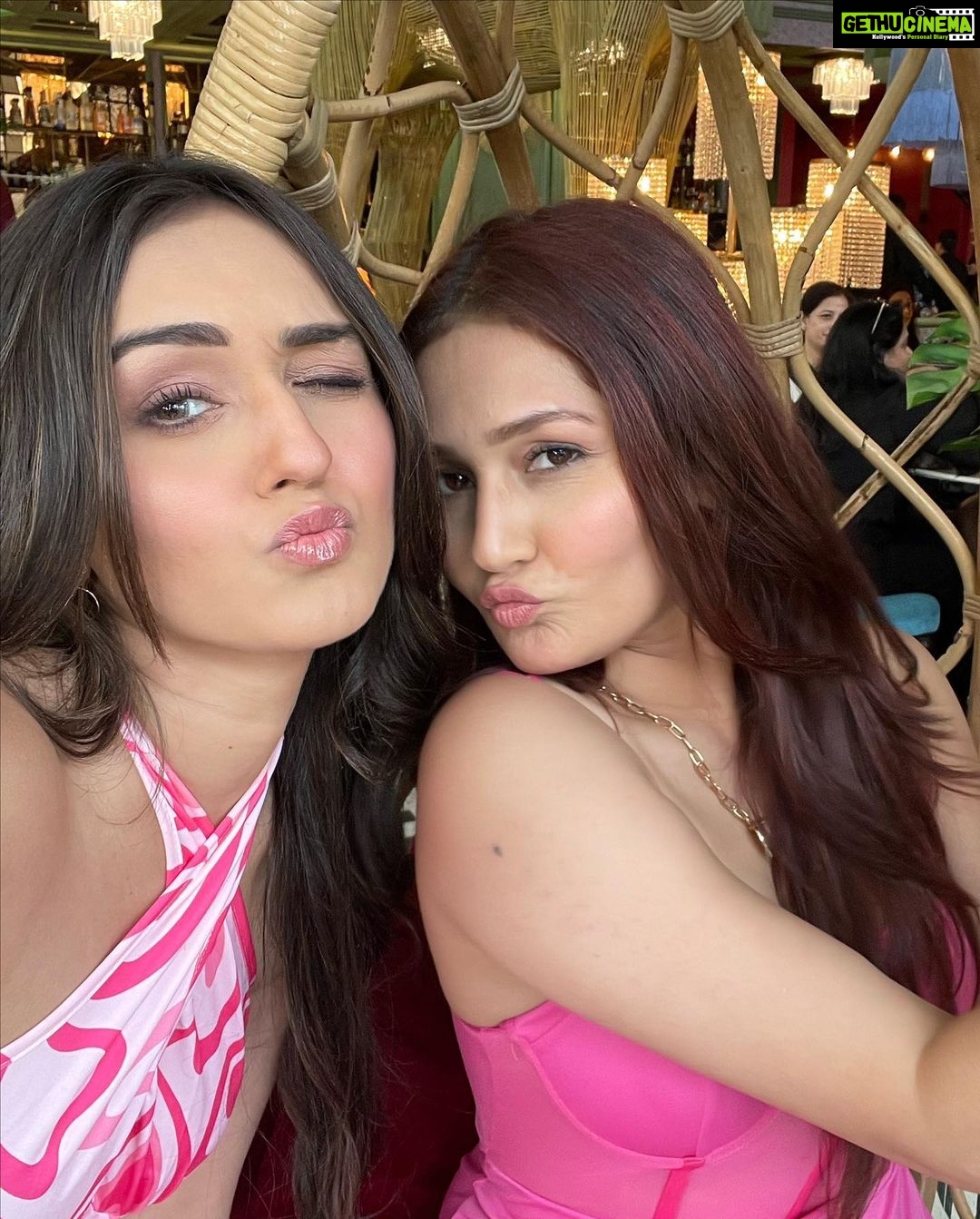 Tanya Sharma Instagram - Ms Pinky is ready now 🌸☺️ . . #lunchdate #instafashion #love #grateful #sisters #sharmasisters #tanyasharma