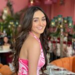 Tanya Sharma Instagram - The snack that smiles back 😉 . . #pink #ootd #tanyasharma #instagood #lunchdate #love #instafashion #allpink Amazonia