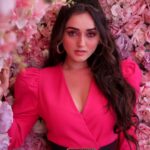 Tanya Sharma Instagram - Good afternoon ladies and DISAPPOINTMENTS🌸 Shot by - @mayank99683 Styled by - @stylespeaksbyhoney_ Mua - @disharanavat_hmua Hair - @glitzbyritzz Location - @sugardaddybistro #photoshoot #tanyasharma #explore #pink #ootd #throwbackthursday #love #instagood #instafashion #fyp