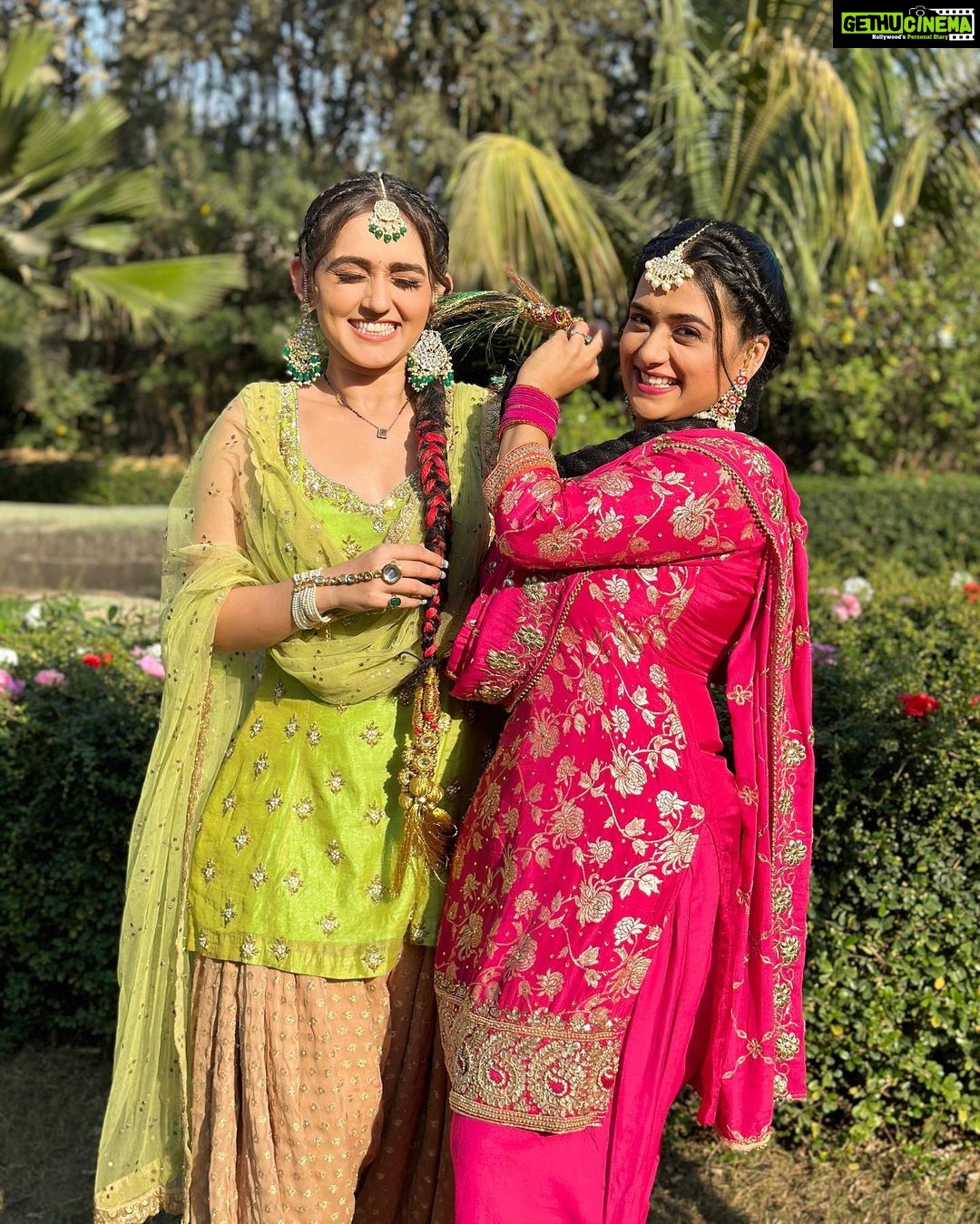 Tanya Sharma Instagram - Rimmiii simmi back at it 😎 don’t forget to watch Lohri special tonight at 6pm only on @colorstv #ssk2 #rimmisimmi #sister #tvshow #punjabi #punjabisuits #punjabikudi