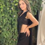 Tanya Sharma Instagram - BLACK SAREE supremacy >>>> . . Styled by - @nehaadhvikmahajan Saree - @neerusindia Mua - @ravi_makeup__artist #saree #love #black #indian #instagood