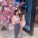 Tanya Sharma Instagram – Valentines 💘 dump with my precious people 🤍🥹
Every year we celebrate galentines🌹 it’s time guys 😂😂😂😂🤍 #iykyk #girlfriends #besties #schoolfriends #love Yauatcha Mumbai