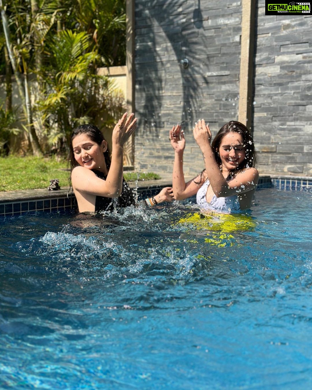 Tanya Sharma Instagram - A much needed vacay 🤍 with my partner in crime ✌🏻 . . Location - @utopianvillas Go Utopian Goa Villas