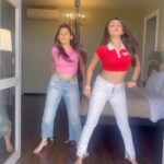 Tanya Sharma Instagram - Hoping on the trend 👯‍♀️ to face Monday blues 🥹 #reels #reelsinstagram #reelkarofeelkaro #explore #trending #sharmasisters