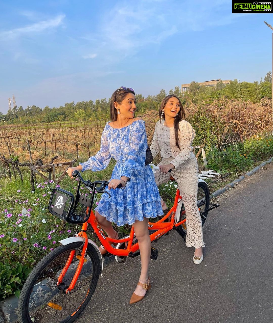 Tanya Sharma Instagram - Sunny 🌞 chill day @sula_vineyards ft 2 clumsy women 👭🏻🤦♀️ SWIPE RIGHT to witness our cycling skills 🙄 #tanyasharma #instgood #girlstrip #sulavineyards #sister #sharmasisters #nashik #fridayvibes The Source At Sula