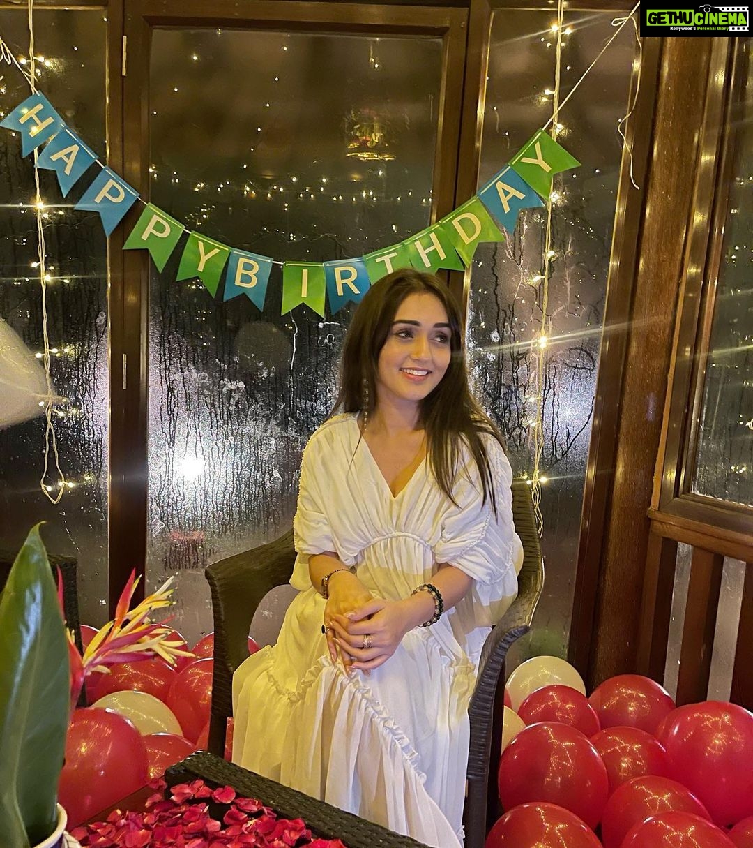 Tanya Sharma Instagram - #throwback to my one week long birthday celebration 🤗☺️ #grateful . . Wearing - @poplushindia Styled by - @rimadidthat #tanyasharma #white Anchaviyo