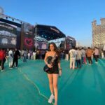 Tanya Sharma Instagram - First concert ever done ✅ So much of energy phew!! A great setup for an amazing cause #feedingindiaconcert . .Swipe RIGHT 😎 for some crazy videos from the concert @feedingindia @zomato @gopromoto.in #concert #ootd #instagood #sunday #love #postmalone #postmaloneconcert #zomaland #tanyasharma