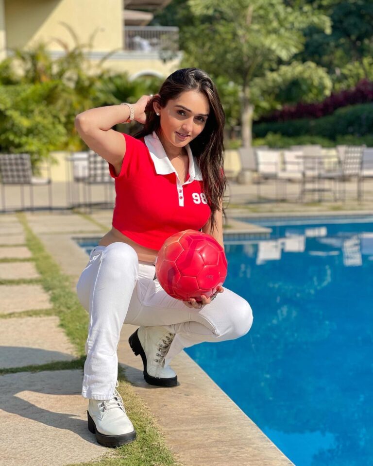 Tanya Sharma Instagram - Don’t fool yourself I have no idea about #fifa 🇧🇭☺️ It’s just me randomly posing with a football ⚽️ . #ootd #instagood #instamood #instagram #tanyasharma #explore #football The Source At Sula