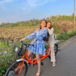Tanya Sharma Instagram - Sunny 🌞 chill day @sula_vineyards ft 2 clumsy women 👭🏻🤦‍♀️ SWIPE RIGHT to witness our cycling skills 🙄 #tanyasharma #instgood #girlstrip #sulavineyards #sister #sharmasisters #nashik #fridayvibes The Source At Sula