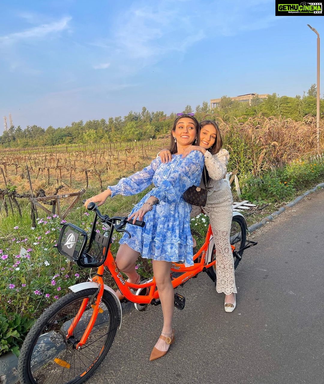 Tanya Sharma Instagram - Sunny 🌞 chill day @sula_vineyards ft 2 clumsy women 👭🏻🤦♀️ SWIPE RIGHT to witness our cycling skills 🙄 #tanyasharma #instgood #girlstrip #sulavineyards #sister #sharmasisters #nashik #fridayvibes The Source At Sula