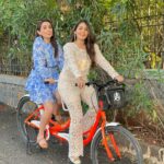 Tanya Sharma Instagram - Sunny 🌞 chill day @sula_vineyards ft 2 clumsy women 👭🏻🤦‍♀️ SWIPE RIGHT to witness our cycling skills 🙄 #tanyasharma #instgood #girlstrip #sulavineyards #sister #sharmasisters #nashik #fridayvibes The Source At Sula