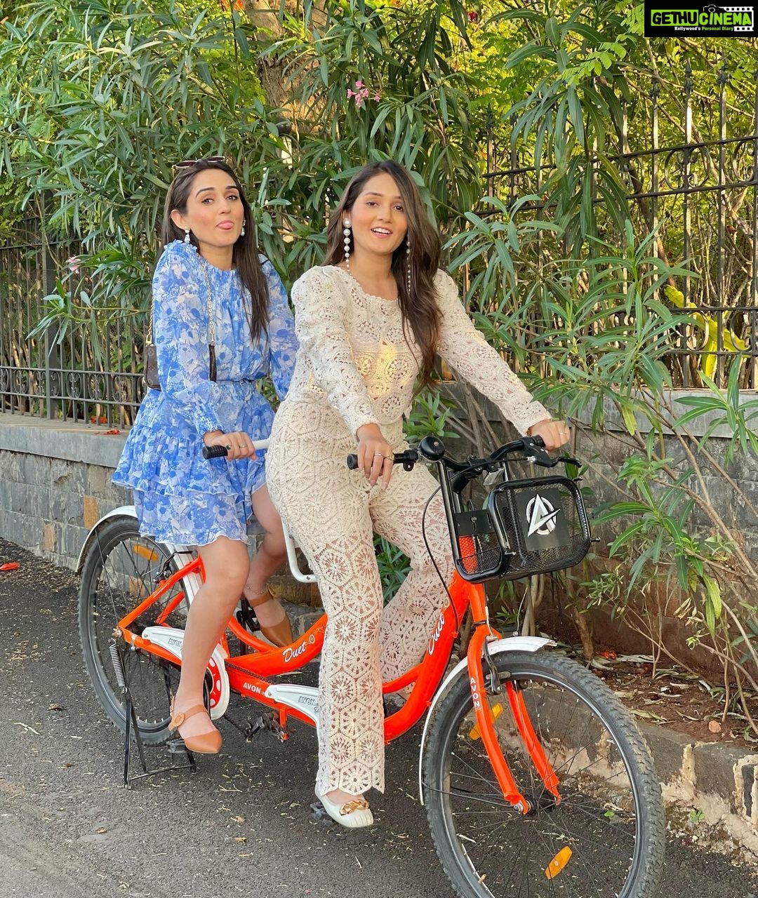 Tanya Sharma Instagram - Sunny 🌞 chill day @sula_vineyards ft 2 clumsy women 👭🏻🤦♀️ SWIPE RIGHT to witness our cycling skills 🙄 #tanyasharma #instgood #girlstrip #sulavineyards #sister #sharmasisters #nashik #fridayvibes The Source At Sula